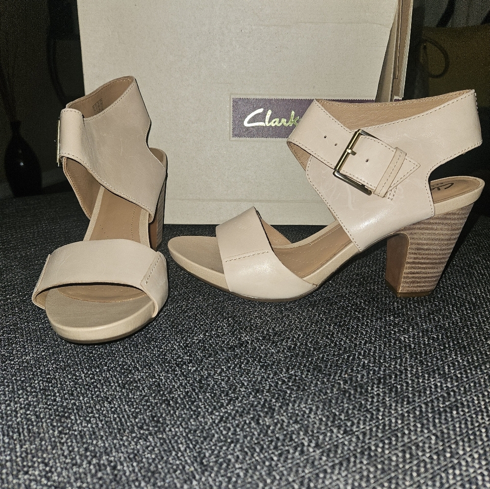 Clark's Shoes - Picture 4 of 4